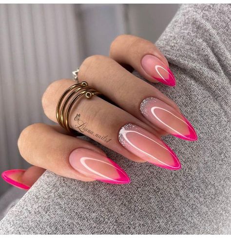 Magenta Almond Nails, Nail Art Fucsia, Bright Pink Almond Nails, French Fucsia, Hot Pink Almond Nails, Nails Fucsia, Fucsia Nails, Fuschia Nails, Fuchsia Nails