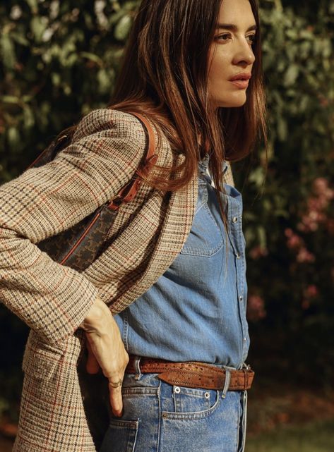 University Fashion Aesthetic, Plaid Trench Coat Outfit, Tuscany Spring, Blazer Outfits Casual, Casual Outfit Inspiration, Americana Fashion, Fashion Mood Board, Suit Style, Cold Weather Outfits