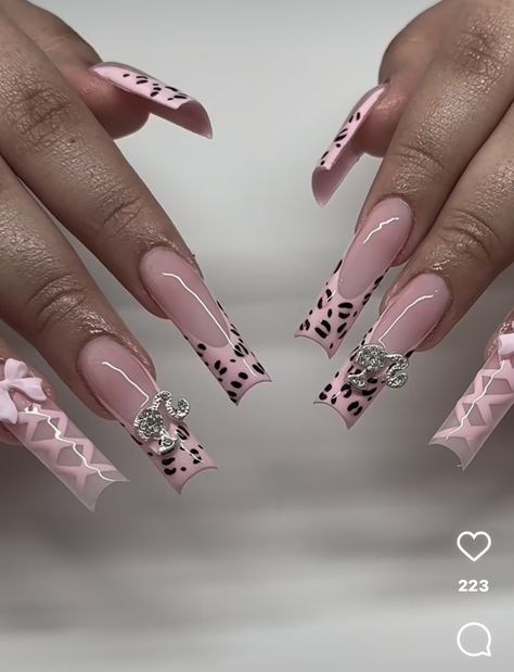 Pink And Nails Gray, Y2k Nails Black And Pink, Bratz Nails Acrylic, Bunny Nails, Retro Nails, Hello Nails, Colored Acrylic Nails, Simple Acrylic Nails, Long Acrylic Nails Coffin