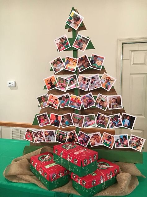 Simple, powerful, & CUTE OCC display! Occ Display Ideas, Operation Christmas Child Display, Operation Christmas Child Display Ideas, Christmas Child Shoebox Ideas, Operation Shoebox, Christmas Shoebox, Shoe Box Crafts, Operation Christmas Child Boxes, Operation Christmas Child Shoebox