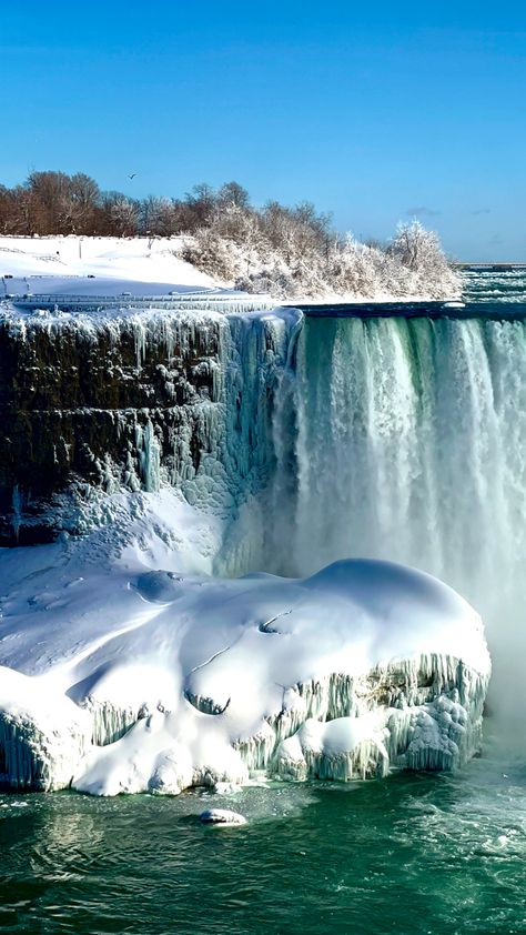 Niagra Falls Outfits, Canada Niagra Falls, Niagara Falls Winter, Falls Aesthetic, Canada Snow, Kawaii Crochet, Venice Biennale, Winter Pictures, Wallpaper Ideas