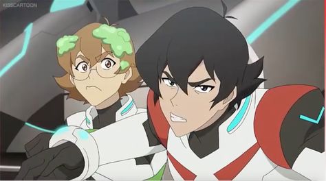 Keith to Pidge "Go loose, Pidge!" from Voltron Legendary Defender to begin the green food goo fight Princess Allura, Form Voltron, Voltron Ships, Voltron Fanart, Voltron Klance, Voltron Legendary Defender, Animation Series, Tron, Favorite Character