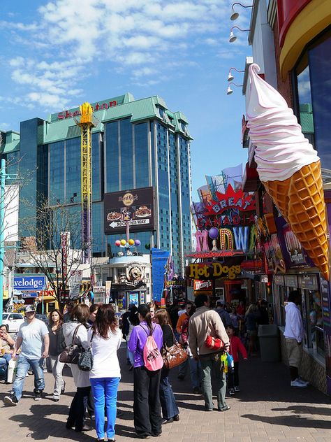 Peak at Clifton Hill May 2012 Clifton Hill Niagara Falls At Night, Clifton Hill Niagara Falls, Niagara Falls At Night, Clifton Hill, Niagara Falls Canada, Prince Edward Island, Round The World, Canada Travel, Nova Scotia