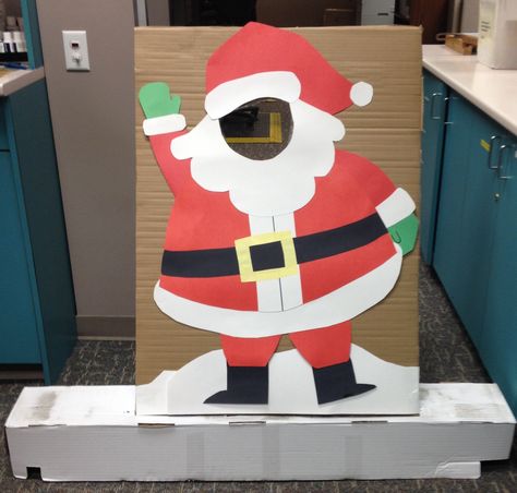 Santa cut-out for our Kids Christmas party! Kids Room Christmas, Diy Kids Room, School Christmas Party, Christmas Photo Booth, Kids Rooms Diy, Kids Christmas Party, Christmas Carnival, Christmas Arts And Crafts, Christmas School