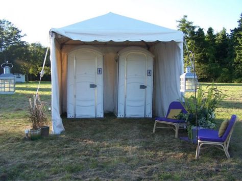 Portable Restrooms Ideas, Porta Potty Decorating Ideas, Wedding Porta Potty, Porta Potty Wedding, Outdoor Restrooms, Garage Wedding, Wedding Restroom, Lawn Party Decorations, Porta Potty