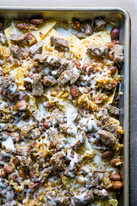 Quick Nachos, Oven Baked Steak, Best Nacho Recipe, Mexican Steak, Steak Nachos, Steak Casserole, Baked Nachos, Easy Nachos, Steak In Oven