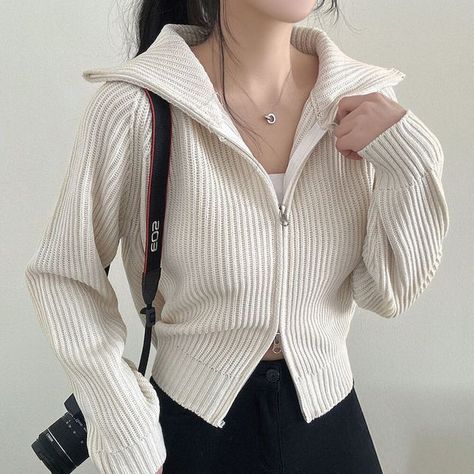 Plain Zip Cardigan Total Length Bust Sleeve Length 50 100 60 measurement is cm.Product Information Material: 95% Acrylic, 5% Elastane Color: Black Zip Cardigan, Zip Sweater, Trendy Fashion Women, New Instagram, Cardigan Coat, Kawaii Fashion, Black Cardigan, Haiti, Daily Fashion