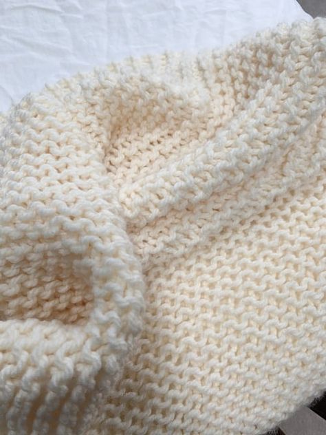 Easy Knit Blanket For Beginners Free Pattern, Free Chunky Knitting Patterns, Chunky Throw Blanket, Knitted Throw Patterns, Chunky Yarn Crochet Pattern, Knit Throw Blanket Pattern, Chunky Knit Blanket Pattern, Easy Blanket Knitting Patterns, Easy Knit Blanket