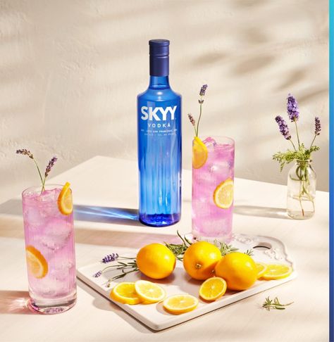 Sparkling Lavender Lemonade | SKYY Vodka Vodka Soda Cocktails, Cosmopolitan Drink Recipe, Espresso Martini Ingredients, Cosmopolitan Drink, Vodka Recipes Drinks, Skyy Vodka, Espresso Martini Recipe, Lavender Syrup, Vodka Brands