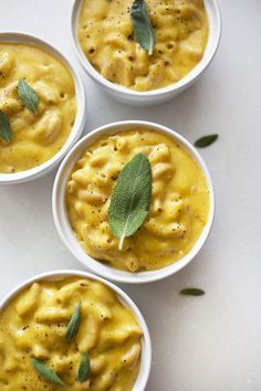 Creamy crock pot butternut mac & cheese Slow Cooker Butternut Squash Mac And Cheese, Slow Cooker Mac Cheese, Dorm Cooking, Squash Mac And Cheese, Butternut Squash Mac, Butternut Squash Mac And Cheese, Mac Cheese Recipes, Cheesy Pasta, Comfort Food Recipes