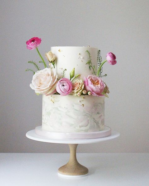 Lady Cake, Soul Cake, Colorful Wedding Cakes, Painted Cake, Cake With Flowers, Flower Lady, Wedding Fayre, Small Wedding Cakes, Beautiful Cake Designs