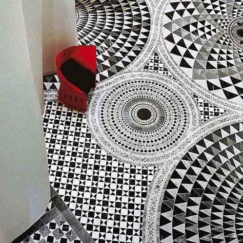 Sicis Mosaic, Black And White Designs, Flooring Designs, Mosaic Floor, White Floor, Tile Mosaic, Floor Ceiling, Sports Complex, Mosaic Flooring