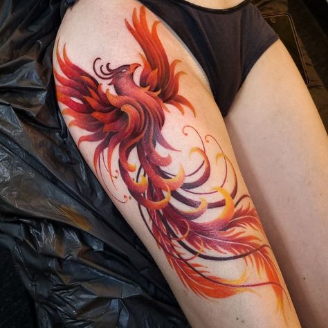 Phoenix Tattoo Women, Phoenix Symbol, Phoenix Tattoo Sleeve, Phoenix Feather Tattoos, Tato Phoenix, Japanese Phoenix Tattoo, Good Tattoo, Phoenix Tattoo Feminine, Small Phoenix Tattoos