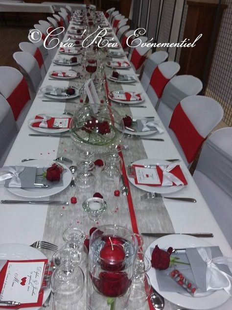 Buffet Table Arrangement, White Table Decorations, Burgundy Decor, Simple Table Decorations, White Table Cover, 18th Wedding Anniversary, Romantic Table Setting, Red Wedding Decorations, Gala Themes