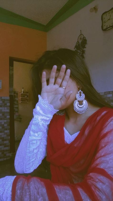 mood...suit nd earring🙂🌼 Girls Hide Face Dp In Suit, Long Hair Images, Hide Face, Bollywood Hairstyles, Hijabi Aesthetic, Simple Pakistani Dresses, Classy Photography, Photo Poses For Couples, Girls Dpz