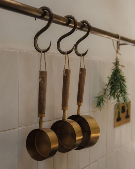 We have some simply stunning imagery coming through right now! 🤩 I mean this close up of our statement Aged Brass Hanging Rail is no exception.. These are made from solid heavy-duty brass so are perfect for hanging heavy kitchen items if needed or even as a clothes rail, the possibilities are endless! 🍳 Why not introduce a touch of handmade delight into your space? Swipe to see the light bouncing around on this beautiful shaker-style kitchen project 🤌🏻 Image Credit | @stoned.studios #... Rail Above Stove, Brass Hanging Rail, Heavy Kitchen, Kitchen Rail, Kitchen Rails, Shaker Style Kitchens, Mug Holder, Clothes Rail, Farmhouse Style Kitchen