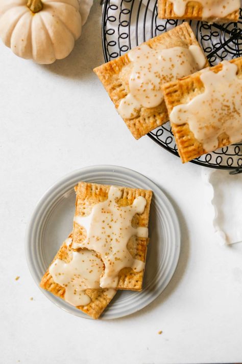 Pumpkin Pop Tarts, Homemade Pumpkin Butter, Pop Tarts Recipe, Maple Syrup Glaze, Poptart Recipe, Tarts Recipe, Pop Tart, Pumpkin Butter, Honey Bunny