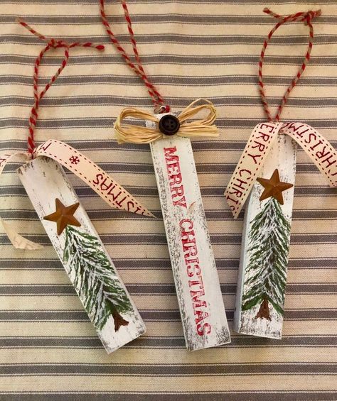 Decoracion Navidad Diy, Rustic Christmas Ornaments, Farmhouse Ornaments, Ornaments Tree, Ornaments Homemade, Rustic Ornaments, Christmas Wood Crafts, Handmade Christmas Decorations, Christmas Ornaments Homemade