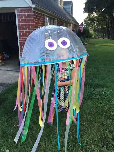 Jellyfish Costume I had a lot of leftover ribbon from life (Christmases, baby showers, birthdays, etc.) and my daughter needed an under the sea costume.  Everything is adhered with Scotch tape and can be removed if desired. Diy Sea Creature Costume, Under The Sea Dress Up Ideas, Diy Under The Sea Costumes, Under The Sea Costume, Jellyfish Costume Diy, Under The Sea Costumes, Sea Creature Costume, Drawing Jellyfish, Cartoon Jellyfish