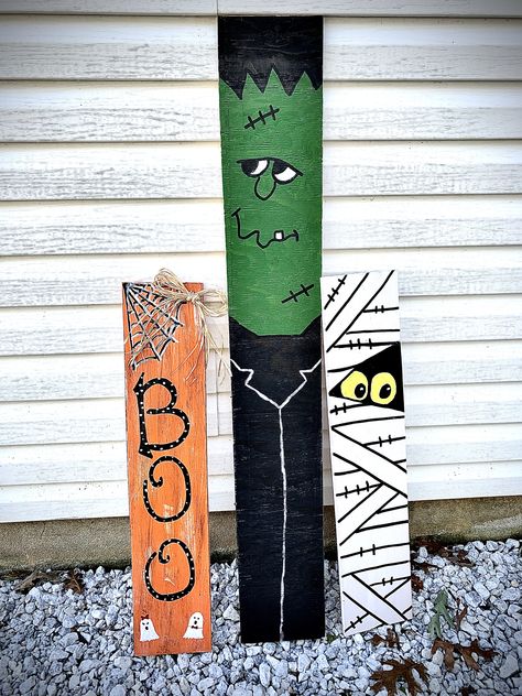 Wood Plank Halloween Decor, Halloween Decorations Outdoor Pallets, Halloween Pallet Painting Ideas, Halloween Board Painting Ideas, Diy Pallet Halloween Projects, Halloween Wood Planks, Halloween Painted Boards, Halloween Wood Porch Signs, Fence Picket Halloween Decor