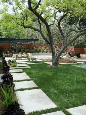 Large Backyard Landscaping, Front Garden Landscape, Landscaping Images, Concrete Pavers, Backyard Inspo, Home Landscaping, Landscaping Tips, Garden Pathway, Landscape Decor