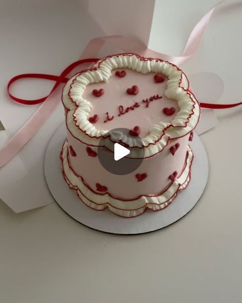 Amy | 𝐭𝐨𝐧𝐠𝐭𝐨𝐧𝐠 𝐜𝐚𝐤𝐞 on Instagram: "SOLD OUT Accepting preorder for Valentines special cake ♥️

Date: Feb 9-11 & 14 (pick up only) 
Size: Standard 6in or Mini 5in 
(Cake size: mini 5in for reference)
Design as shown in photo, no modifications + special requests are accepted. (Lettering can be modified) 

Flavors: 
-Plain Cream 
-Fresh Strawberry* 
-Chocolate Strawberry* 

Please DM for order inquiries 
*this design will only be available during valentines special" Cake Sizes, Chocolate Wedding Cake, Chocolate Strawberry, Valentine Special, Chocolate Strawberries, Special Cake, Fresh Strawberry, Wedding Cakes, Cream