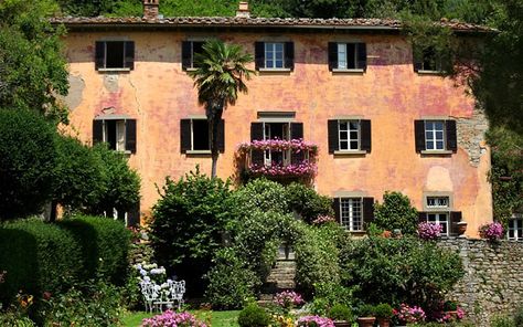 Casa Bramasole. Located near Cartona in Southern Tuscany. Yes, the real one owned by Frances Mayes - author of Under the Tuscan Sun. Cortona Italy, Italy Tourist, Tuscan Towns, Toscana Italia, Tuscan Design, Under The Tuscan Sun, Tuscan Villa, Mediterranean Home Decor, Italian Villa