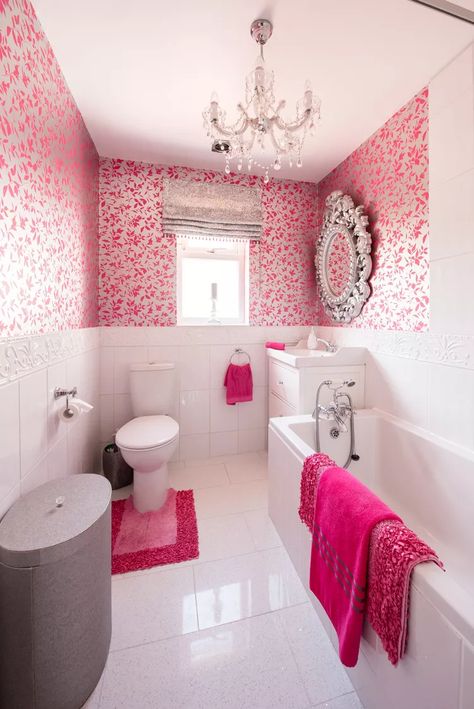 38 Modern Teen Bathroom Ideas Teenage Girl Bathroom Ideas, Teenager Bathroom Ideas, Teenage Girl Bathroom, Girl Bathroom Ideas, Teen Girls Bathroom Decor, Teenage Bathroom, Tiny Bathroom Layout, Wallpaper For Girl