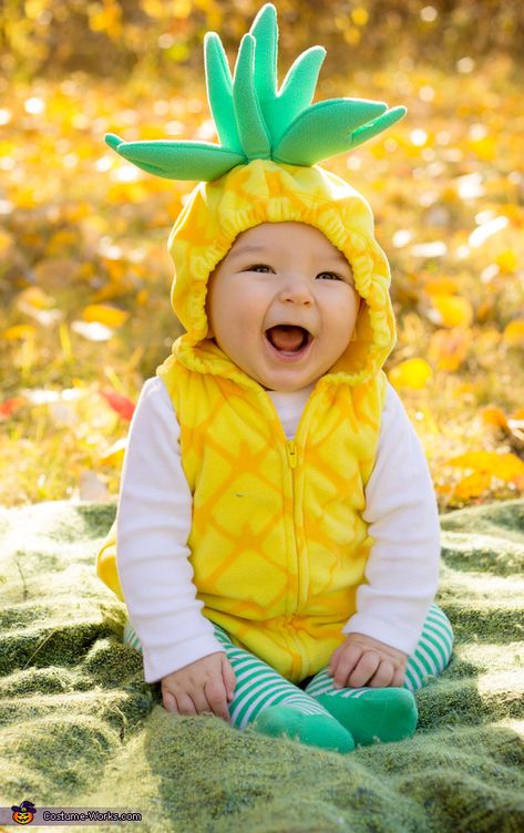 Little Pineapple Costume - Halloween Costume Contest Pineapple Halloween Costume, Pineapple Halloween, Halloween Costumes For Babies, Adorable Halloween Costumes, Costumes For Babies, Pineapple Costume, Baby Pineapple, Boy Photoshoot, First Halloween Costumes