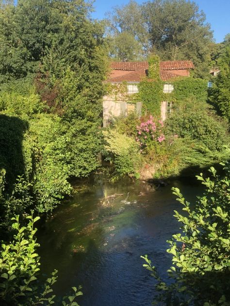 House In The Countryside Aesthetic, Countryside Of France, French Aesthetic Countryside, South France Aesthetic House, Country Side France, Italian Summer Countryside, European Countryside Aesthetic Home, South France Countryside, House In The South Of France