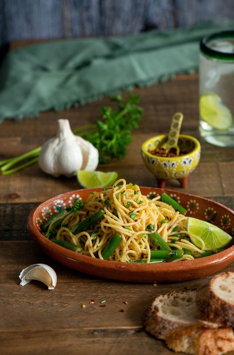 Mojo de Ajo Spaghetti with Green Beans - Nibbles and Feasts Columbia Food, Land O Lakes Butter, Latin American Recipes, Cooking Green Beans, Spaghetti Noodles, Land O Lakes, Caribbean Recipes, Inspired Recipes, Quick Meals