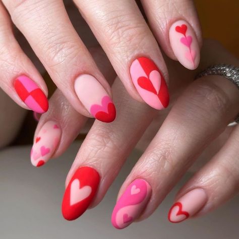 Valentines Day Nails Creative, Retro Valentines Nails, Red Pink Nails Design, Abstract Valentines Nails, Valentine's Nail Art, Cute Valentines Nails Pink, Valentine’s Day Nail, Fun Valentines Nails, Heart Nails Ideas