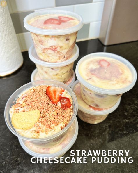 Easy Desserts Pudding, Strawberry Cookie Pudding, Strawberry Cheesecake Pudding Dessert, Strawberry Pudding Recipe, Cheesecake Pudding Recipes Instant, Strawberry Cheesecake Pudding Recipes, Strawberry Banana Pudding Cheesecake, Strawberry Pudding With Vanilla Wafers, Strawberry Crunch Pudding