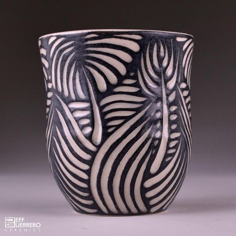 Sgraffito Cup | Flickr - Photo Sharing! Sgraffito Technique, Pottery Videos, Sculptures Céramiques, Keramik Design, Ceramic Techniques, Pottery Techniques, Ceramics Pottery Art, Pottery Sculpture, Ceramics Projects