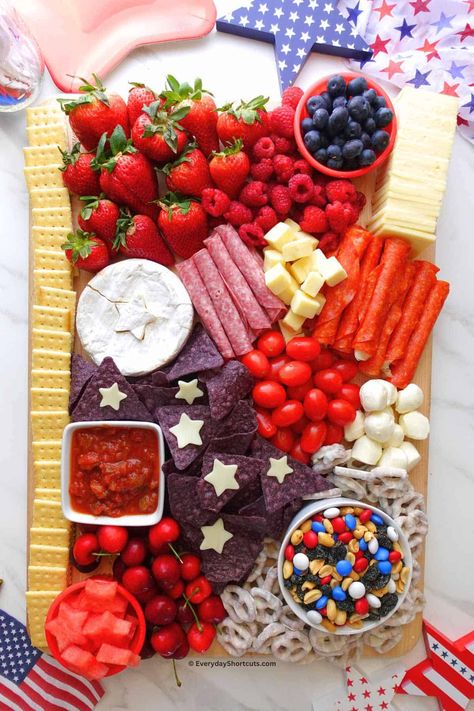 Whether you're a fan of traditional dishes or looking to try something new for your Independence Day party Menu, we've prepared 60  best recipe ideas and drinks for the 4th of July celebration. Patriotic Charcuterie Board, Mac Tacos, Swiss Chicken, White Chocolate Covered Pretzels, Club Crackers, Blue Cheese Dip, Frozen Hot Chocolate, Backyard Greenhouse, Blue Food