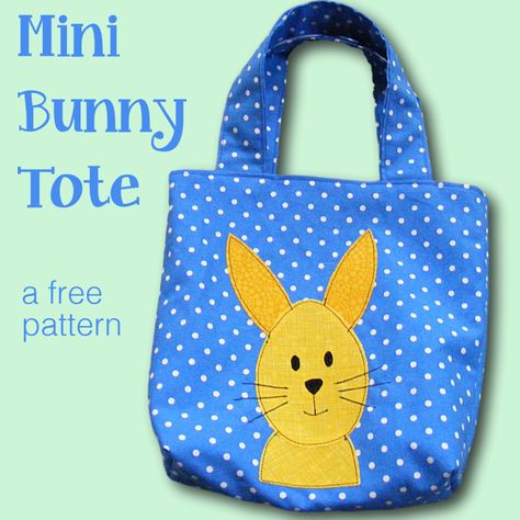 A free tutorial for a mini tote bag, with links to videos and directions for all the steps. Even if you're a beginning sewist, this project will be easy! Small Tote Bag Pattern, Large Tote Bag Pattern, Library Bags, Children Projects, Easter Sewing, Diy Purses, Crazy Crafts, Quilted Projects, Tote Bag Pattern Free