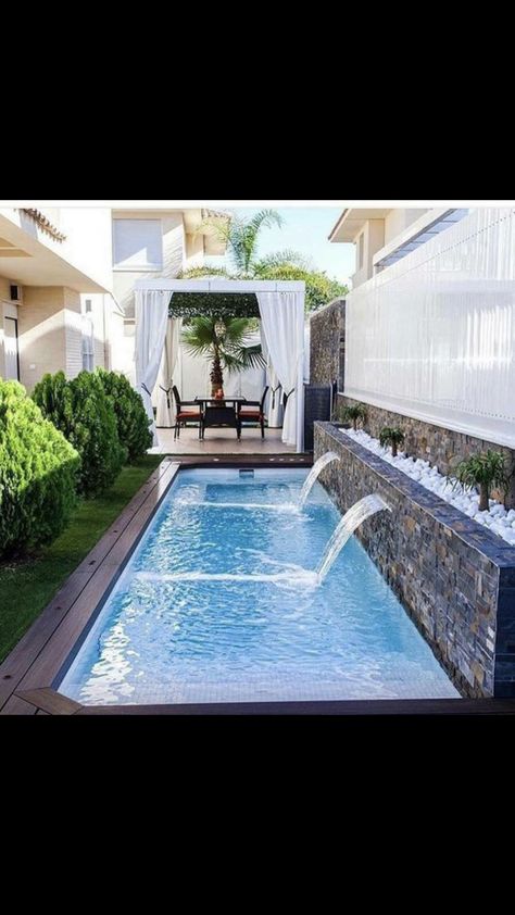 Small Backyard Decks, Mini Swimming Pool, Kleiner Pool Design, Moderne Pools, Kolam Koi, Small Swimming Pools, Diy Swimming Pool, Cool Swimming Pools, Small Pool Design