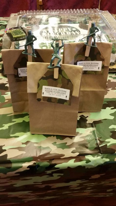 Army party favor set of 6. Military themed party favor bags. by ATouchofSummer on Etsy https://www.etsy.com/listing/461869828/army-party-favor-set-of-6-military Army Party Decorations, Army Birthday Cakes, Army Themed Birthday, Soldier Party, Birthday Cake Kids Boys, Camo Birthday Party, Camouflage Party, Army Birthday Parties, Army Theme