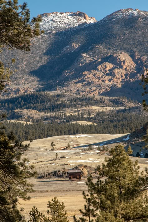 Ranch House Wallpaper, Cattle Ranch Aesthetic, Ranch Background, The Ranch Netflix, Ranch Wallpaper, Yellowstone Vibes, Colorado Aesthetic, Yellowstone Ranch, Ranch Photography