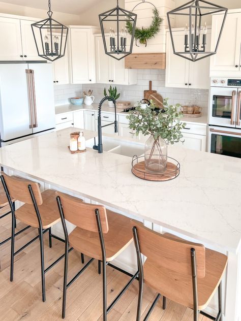 Kitchen With Long Island, Model Dapur, Old To New, Interior Dapur, All White Kitchen, Wood Floating Shelves, Kitchen Remodel Idea, White Cabinets, Küchen Design