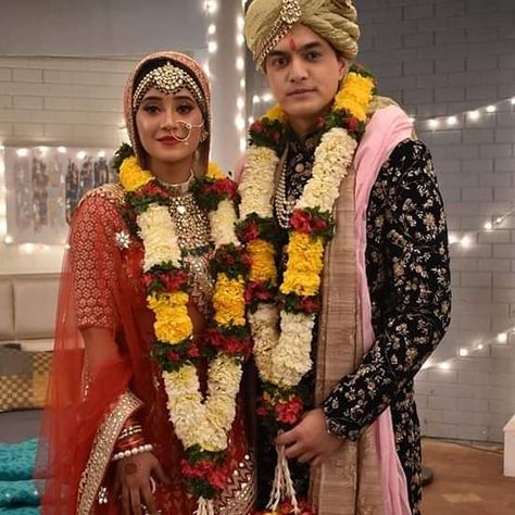 Yeh Rishta Kya Kehlata Hai, Kaira Yrkkh, Shivangi Joshi Instagram, Kartik And Naira, Bridal Photographs, Mohsin Khan, Bridal Makeup Wedding, Cutest Couple Ever, Bridal Poses