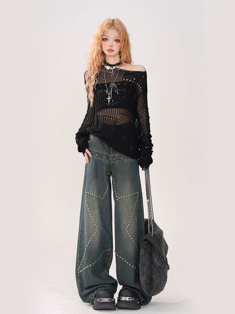 Transparent Clothing, Knit Tube Top, Tube Top Outfits, Red And Black Outfits, Black Tube Top, Everyday Fashion Outfits, Pantalon Large, Kpop Fashion Outfits, Soft Grunge