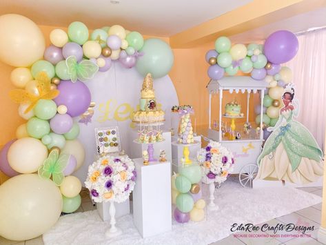 Princess Tiana decoration ideas Circle Backdrop With Balloons, Circle Backdrop, Princess Tiana, Happy 2nd Birthday, Montreal Quebec, Birthday Bash, 5th Birthday, 2nd Birthday, Decoration Ideas