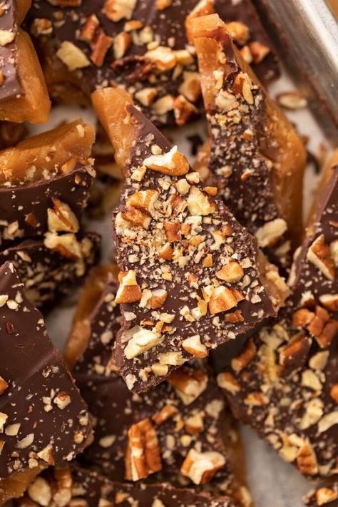 English Toffee | Wyse Guide | Bloglovin’ English Toffee Recipe, Wyse Guide, Delicious Holiday Desserts, Caramel Chocolate Chip Cookies, Chocolate Candy Recipes, Toffee Recipe, Dessert Recipies, English Toffee, Candy Recipes Homemade