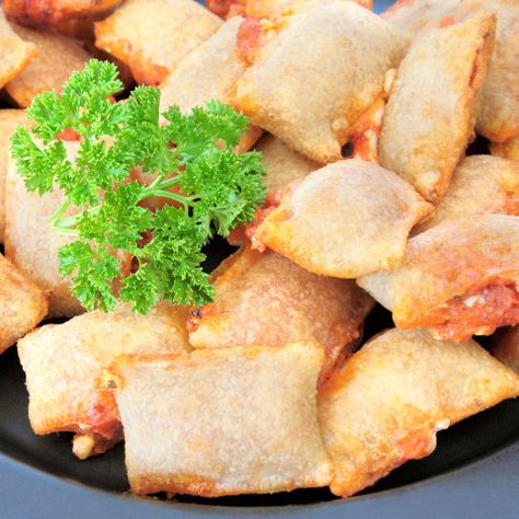 Pizza Rolls Recipe, Totinos Pizza Rolls, Super Bowl Snack, Homemade Pizza Rolls, Pizza Roll Recipe, Game Recipes, Making Homemade Pizza, Superbowl Snacks, Healthy Pizza