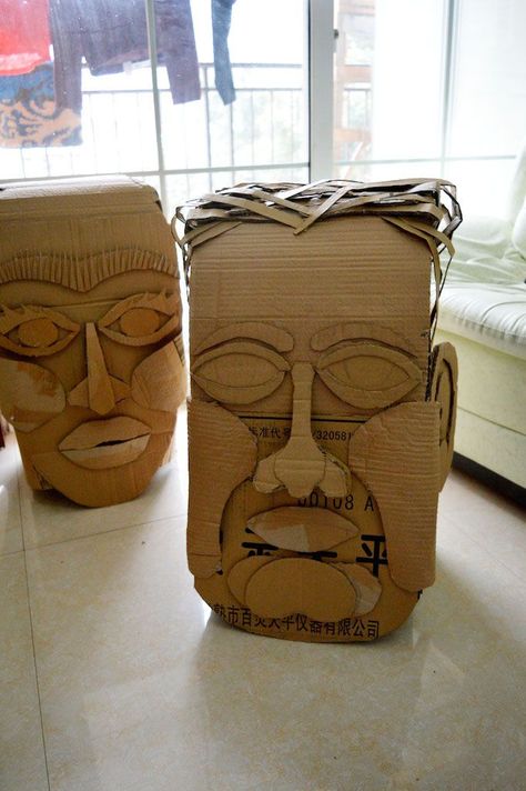 Cardboard Faces, Cardboard Head, Cardboard Mask, Play Props, Masque Halloween, High School Art Projects, Sculpture Lessons, Cardboard Sculpture, Sculpture Projects