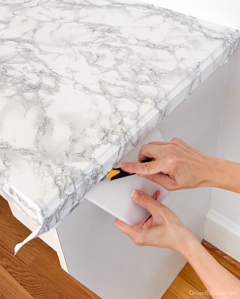 Diy Marble Contact Paper, Contact Paper Counter, White Laminate Countertops, Contact Paper Ideas, Kitchen Upcycle, Upcycle Kitchen, Contact Paper Countertop, Kitchen Desk Areas, Upcycle Hacks