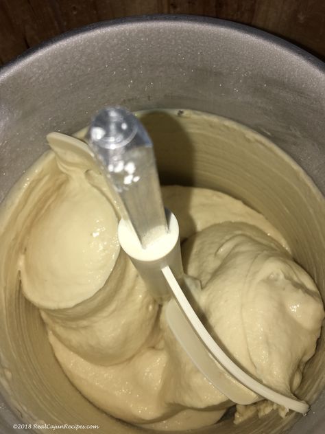 Cooked Homemade Ice Cream, Homemade Vanilla Custard Ice Cream, Old Fashioned Ice Cream Recipe, How To Make Custard Ice Cream, Homemade Frozen Custard Recipes, Ice Cream Custard Recipe, Custard Ice Cream Base Recipe, Frozen Custard Homemade, Vanilla Custard Ice Cream Recipe