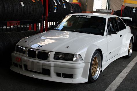 Would love to grab an E36 325iS with the M50B25 and put a widebody kit like this on it. Maybe throw a turbo on too. E36 Wide Body Kit, Widebody Cars, E36 Coupe, M3 E46, E36 M3, Wide Body Kits, Bmw Love, E36 Bmw, Old School Cars