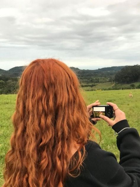 Hair Color Ginger, Red Curly Hair, Photo Hacks, Ginger Hair Color, Ginger Girls, Lily Evans, Hair Red, Dye My Hair, Orange Hair